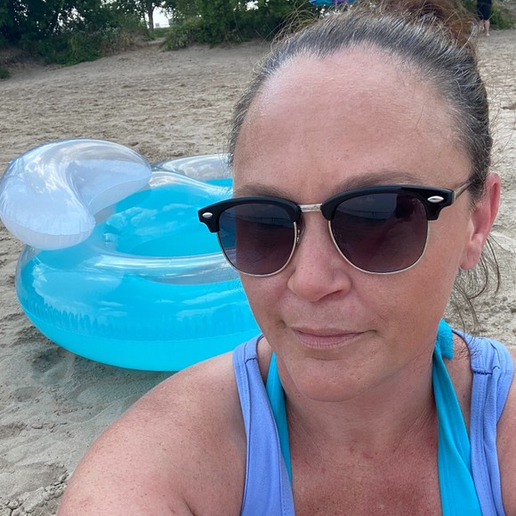 Meet your Posher, Jen - Picture 1 of 1